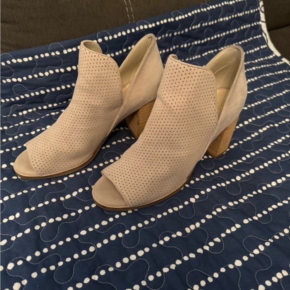 Cole Haan Women’s Shiloh Open Toe Stone Suede Ankle Booties: 6.5 - Picture 3 of 11